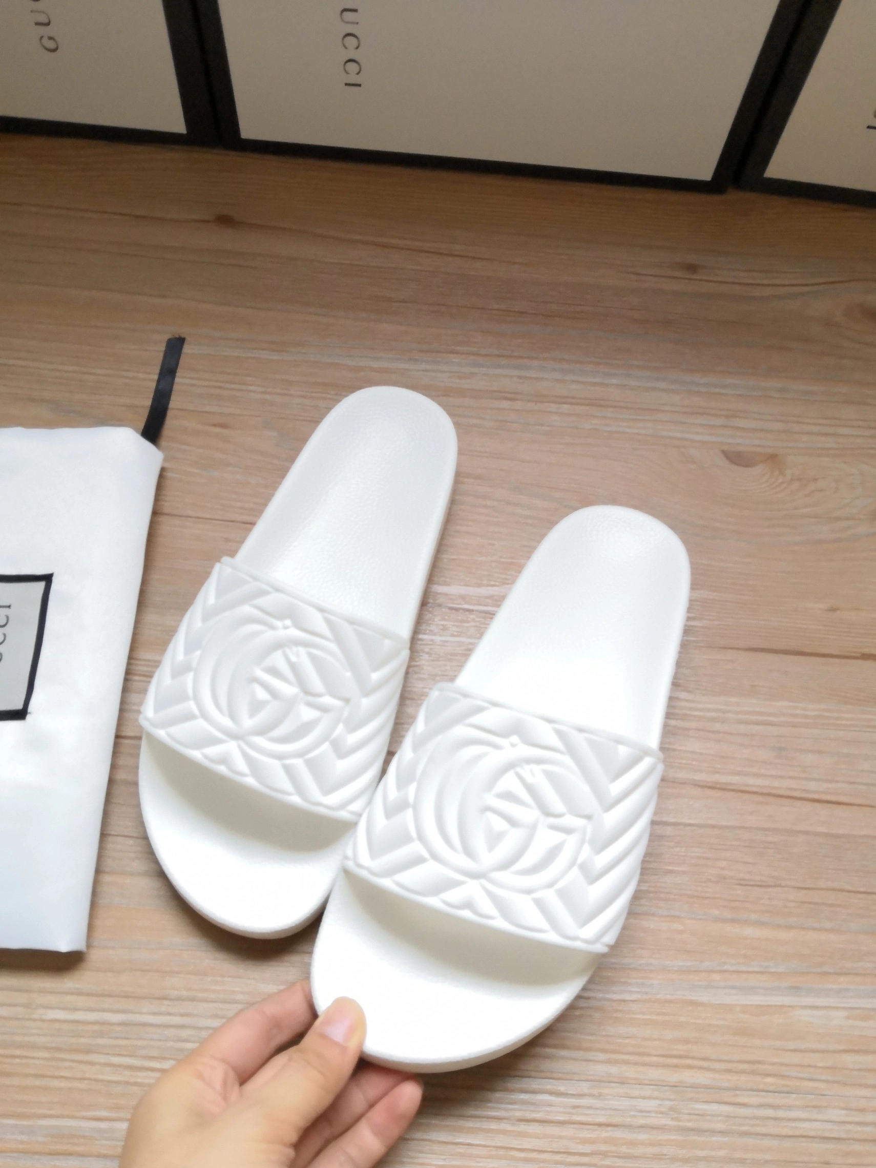 Durable 7446 Gucci Slippers For Women