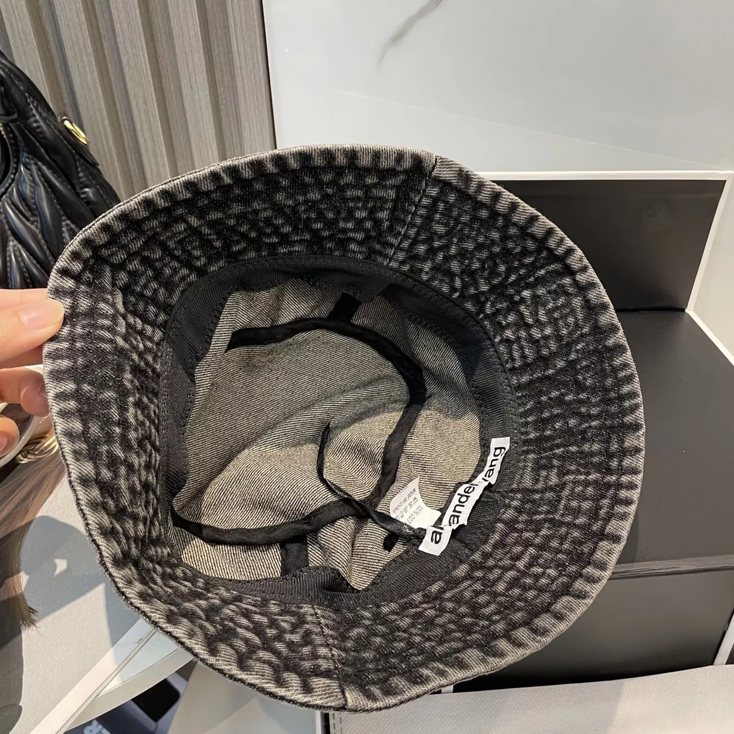 Durable 7550 Alexander Wang Caps