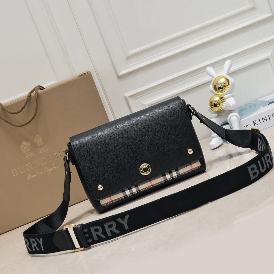 Durable 7570 Burberry AAA Quality Messenger Bags For Women