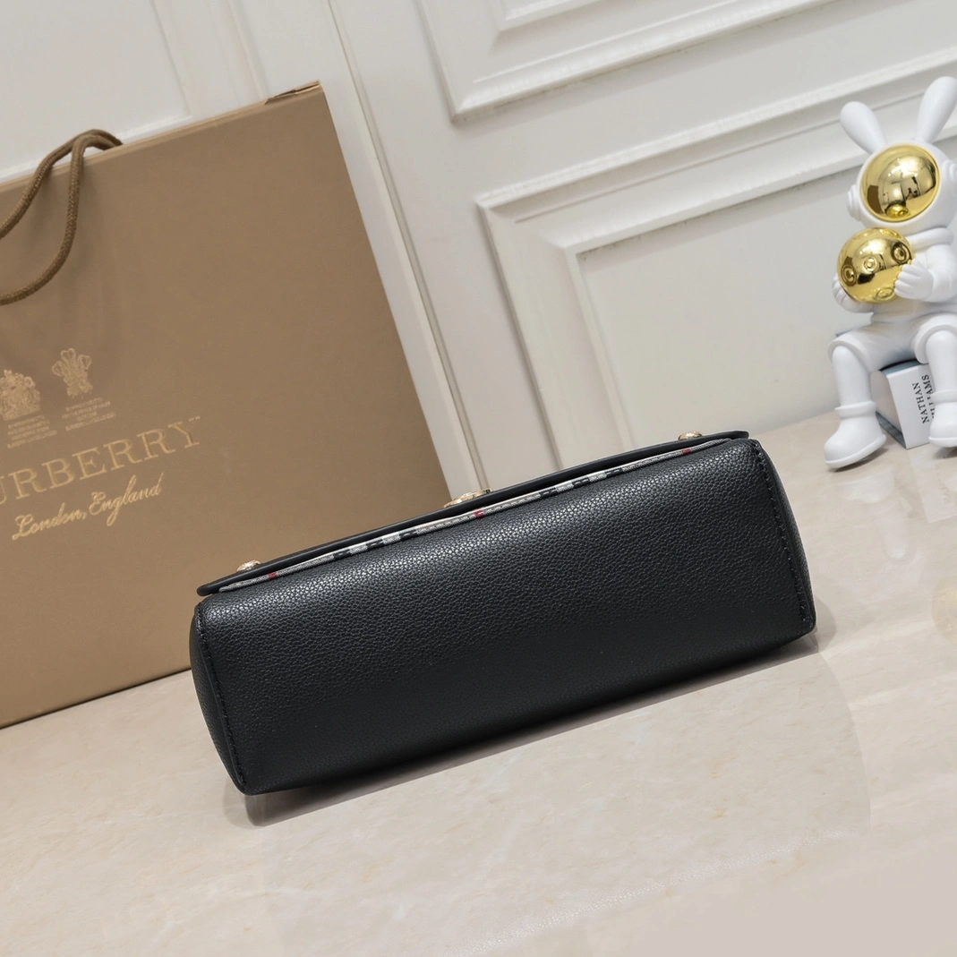 Durable 7570 Burberry AAA Quality Messenger Bags For Women