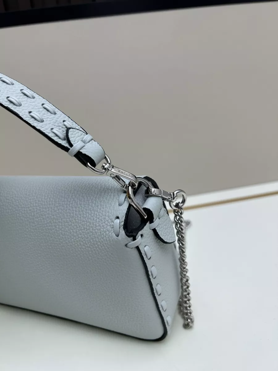 Durable 7601 Fendi AAA Quality Messenger Bags For Women