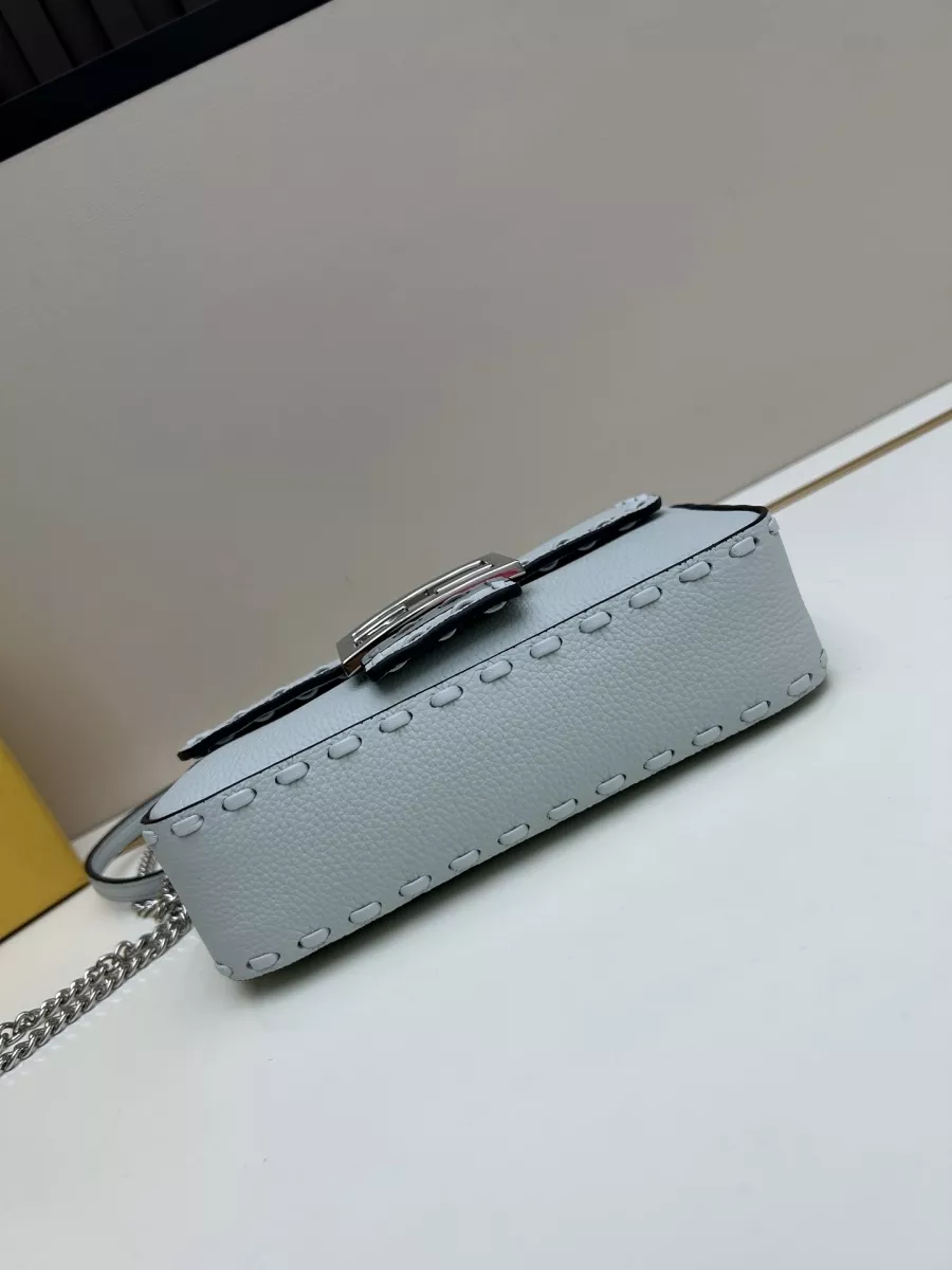 Durable 7601 Fendi AAA Quality Messenger Bags For Women