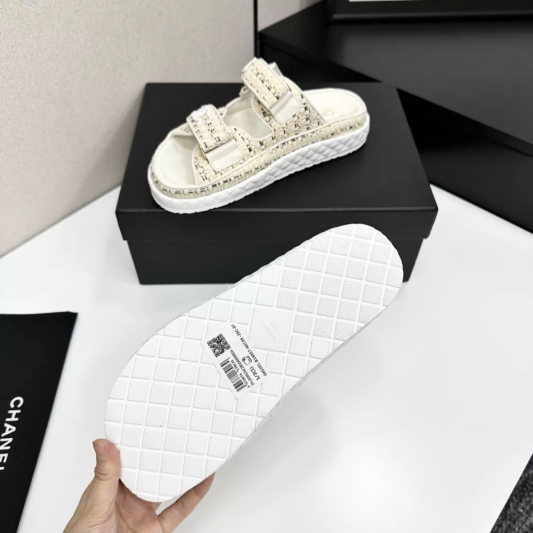 Durable 7612 Chanel Slippers For Women