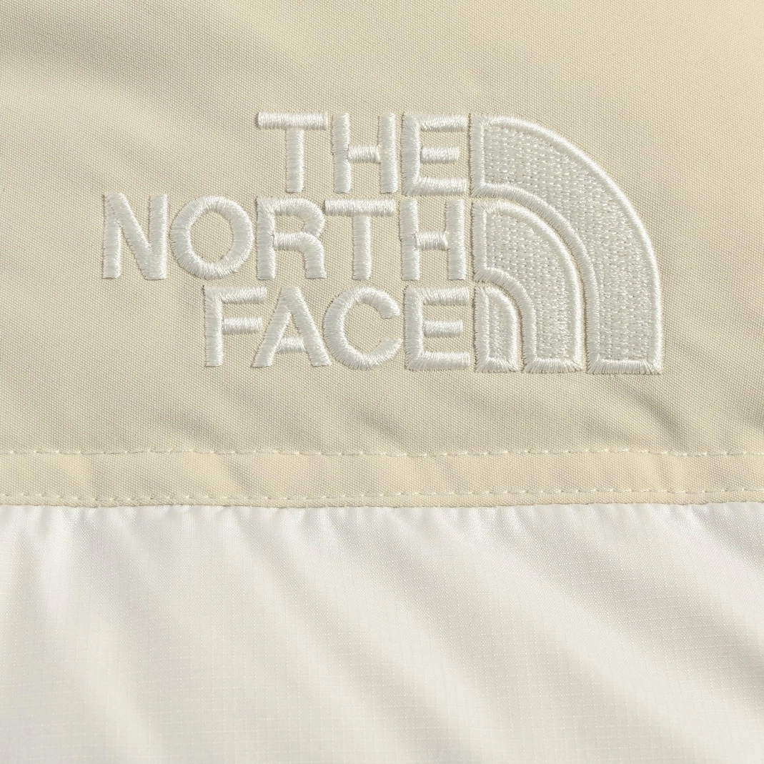Durable 7641 The North Face Down Feather Coat Long Sleeved For Unisex