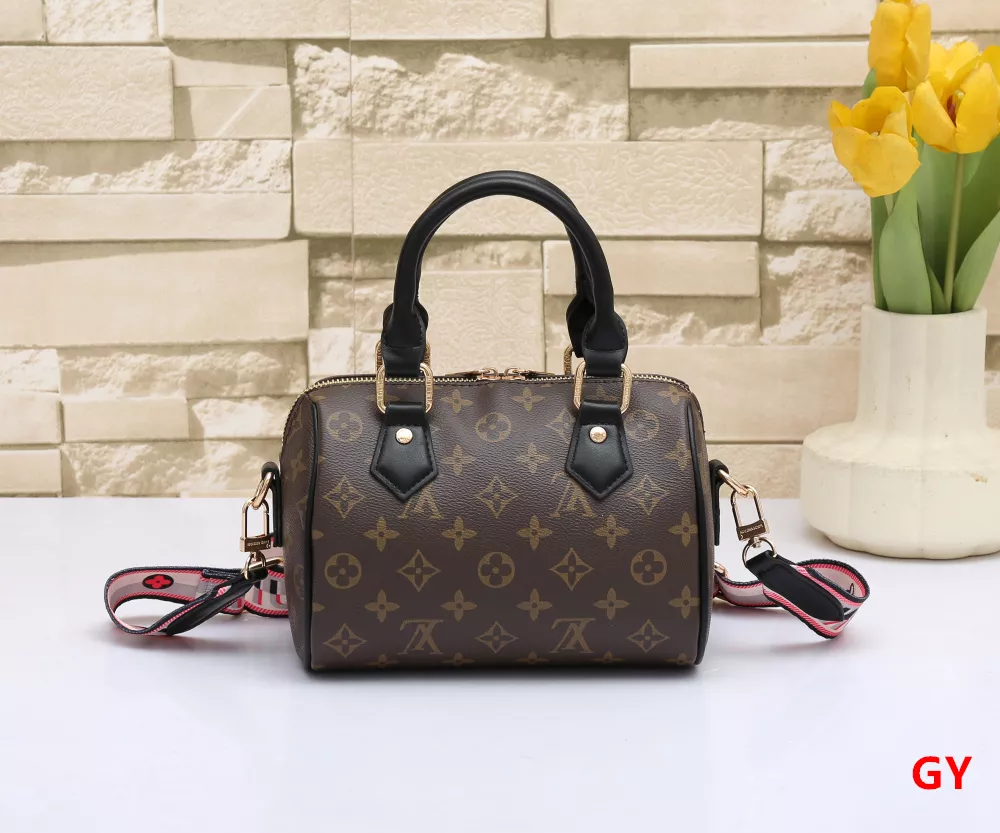 Durable 7702 Louis Vuitton HandBags For Women