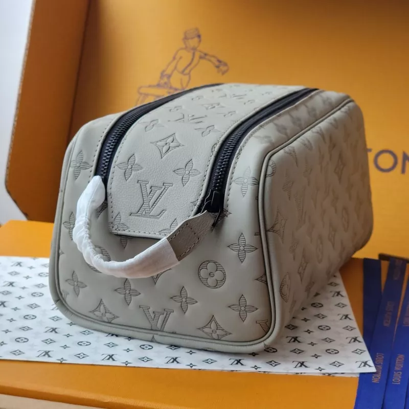 Durable 7915 Louis Vuitton AAA Quality Handbags For Women
