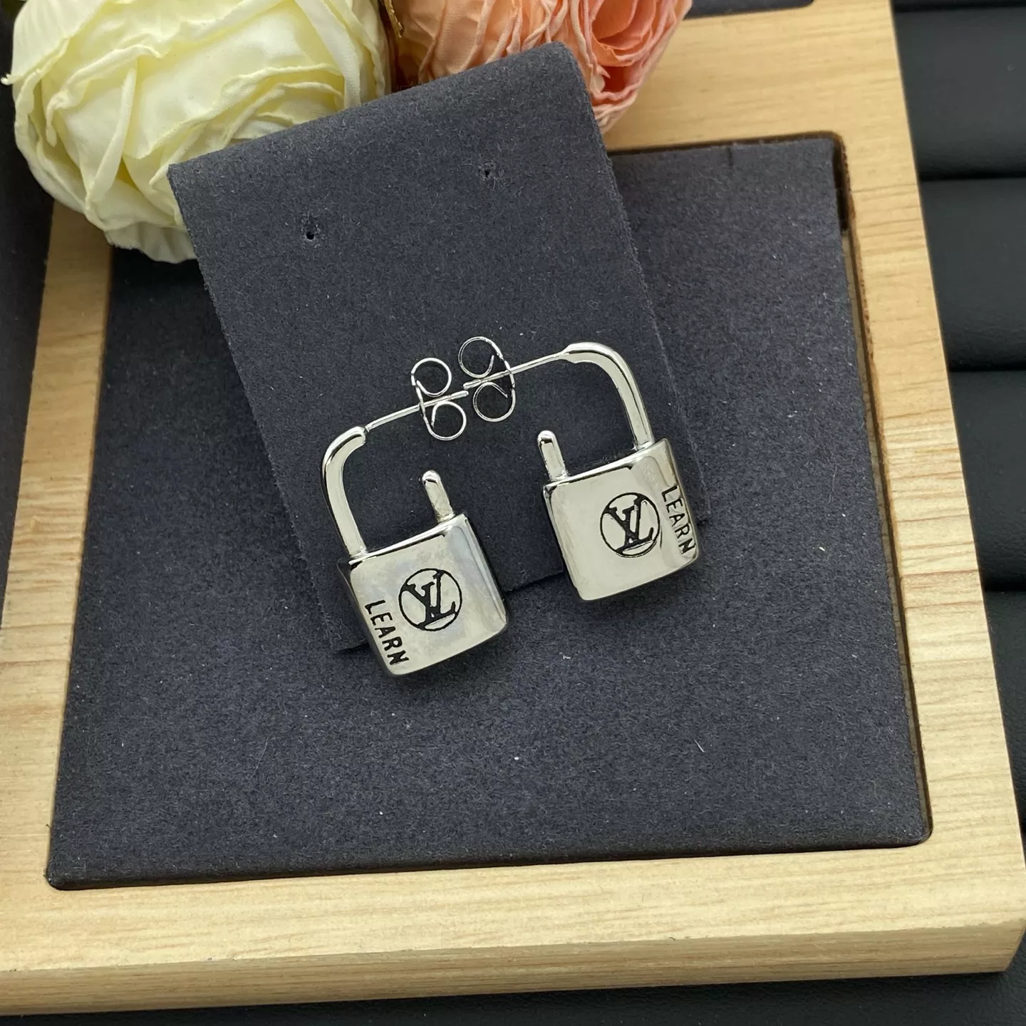Durable 7962 Louis Vuitton Earrings For Women