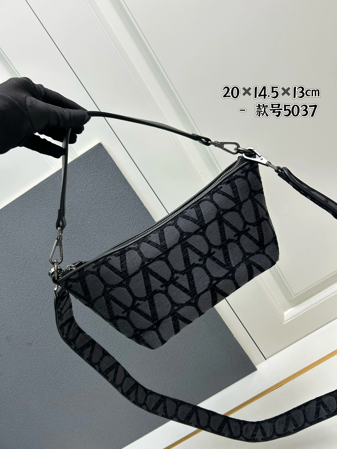 Durable 8082 Valentino AAA Quality Messenger Bags For Women