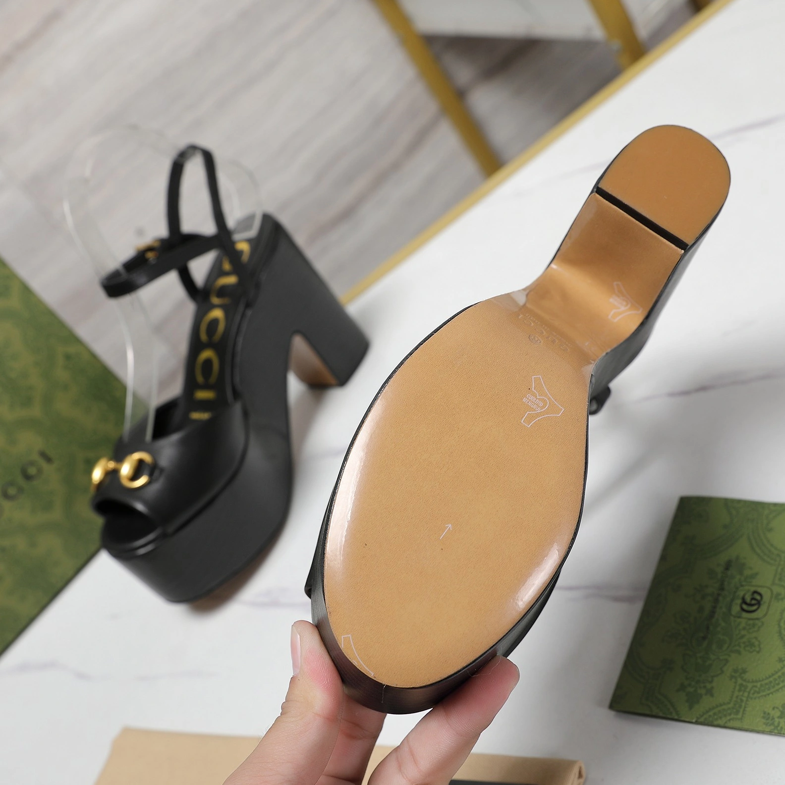 Durable 8123 Gucci Sandal For Women