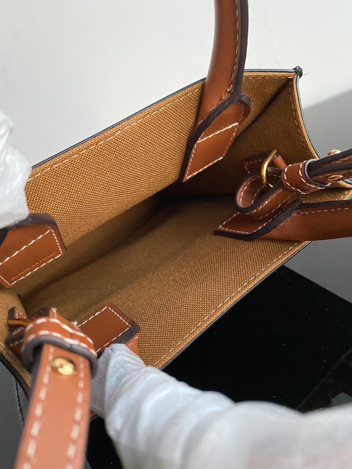 Durable 826 Celine AAA Quality Handbags For Women