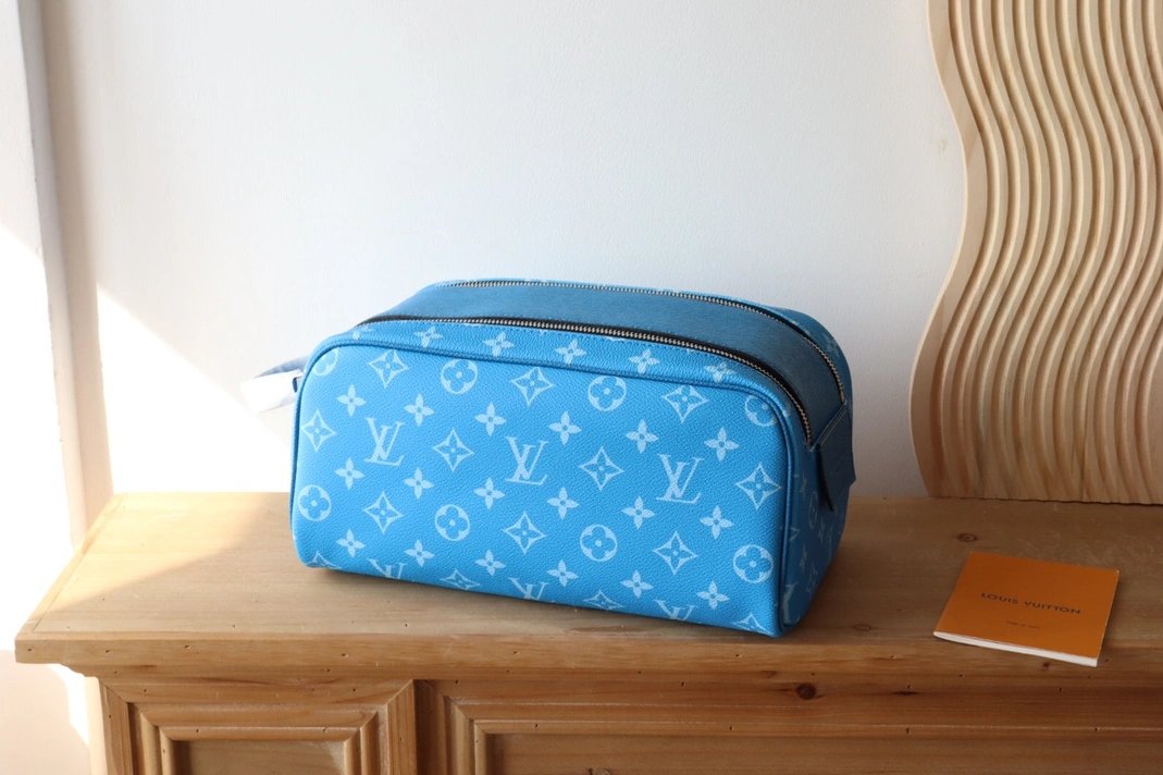 Durable 8368 Louis Vuitton AAA Quality Handbags For Women