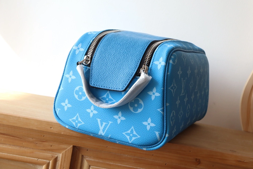 Durable 8368 Louis Vuitton AAA Quality Handbags For Women