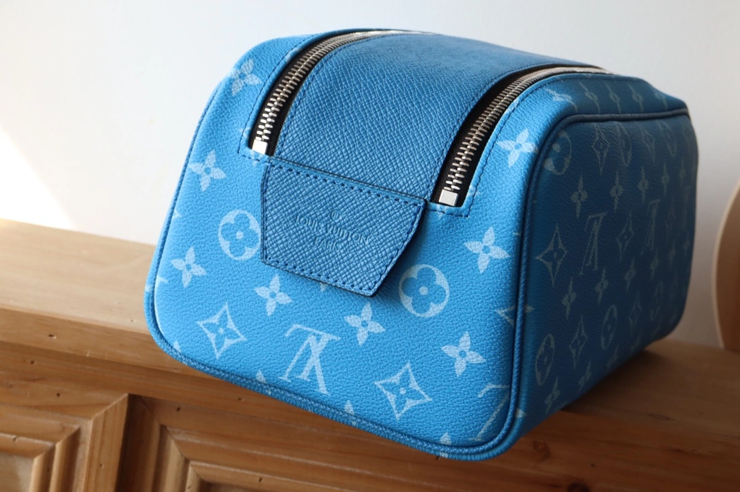 Durable 8368 Louis Vuitton AAA Quality Handbags For Women