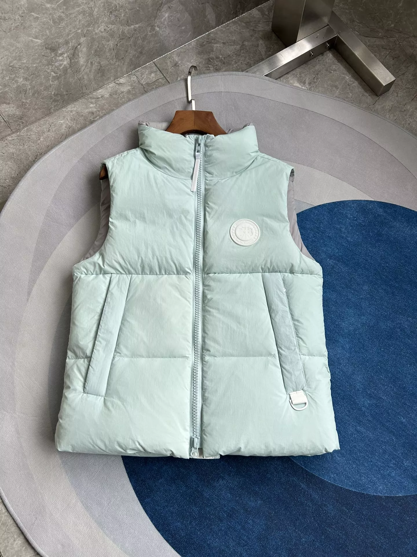 Durable 8395 Canada Goose Down Feather Coat Sleeveless For Unisex