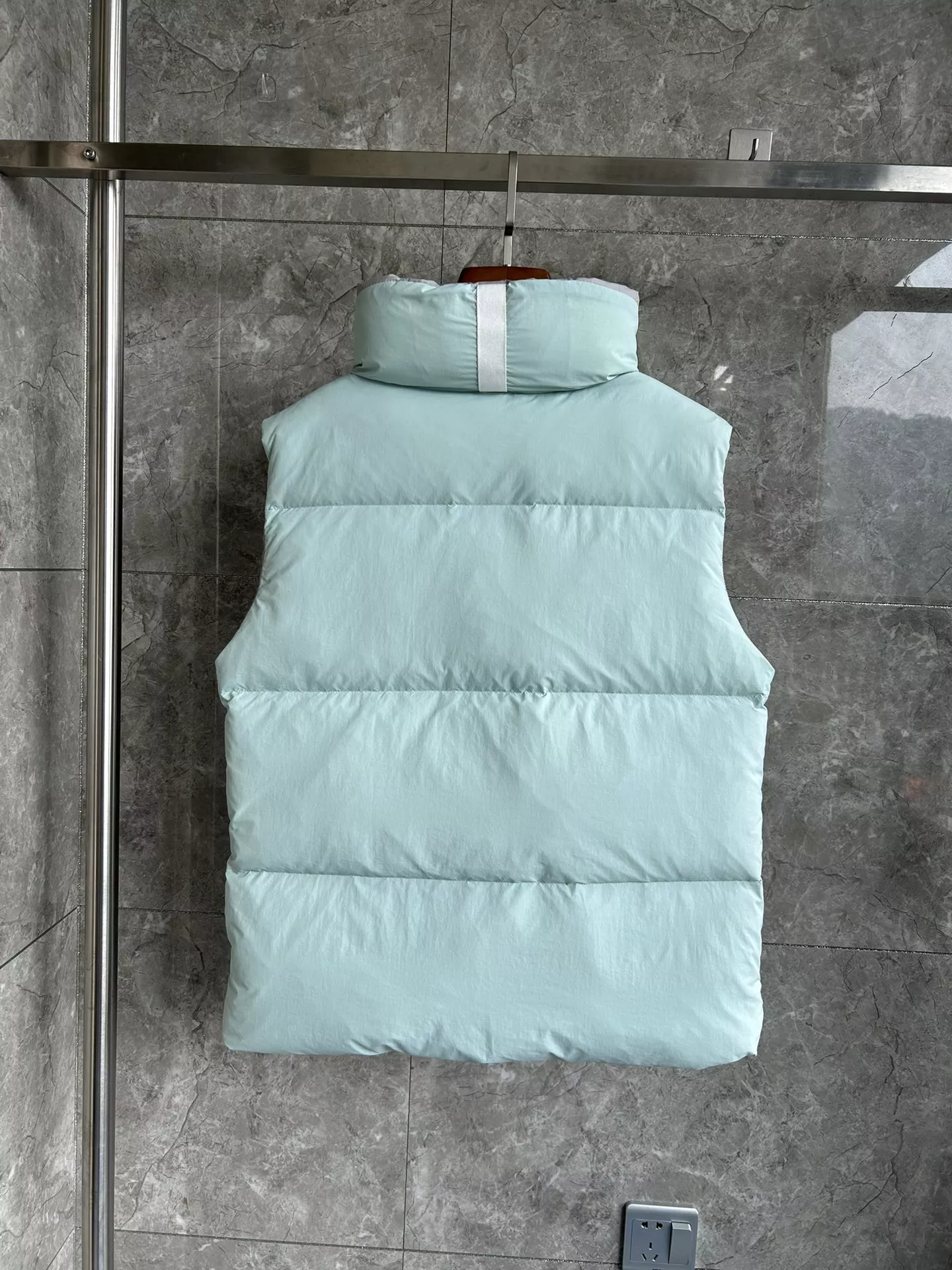 Durable 8395 Canada Goose Down Feather Coat Sleeveless For Unisex