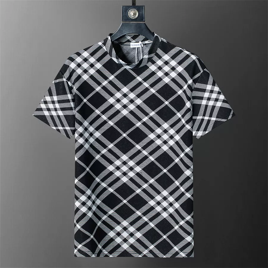 Durable 8413 Burberry Tracksuits Short Sleeved For Men