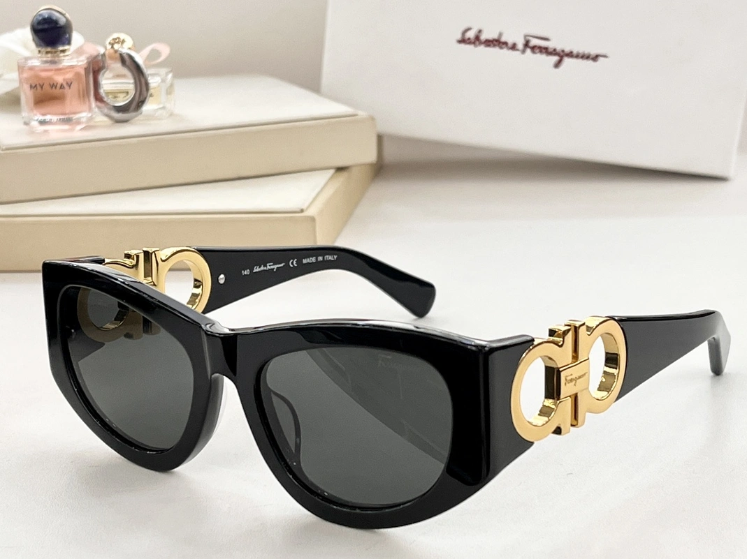 Durable 8422 Salvatore Ferragamo AAA Quality Sunglasses