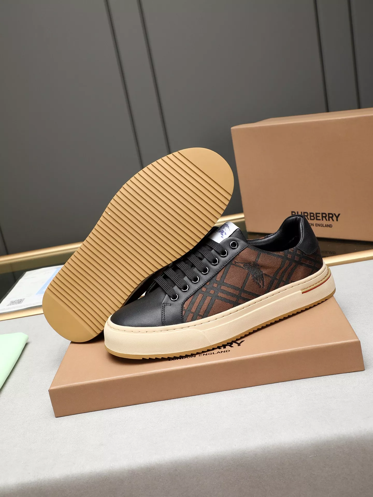 Durable 8496 Burberry Casual Shoes For Men