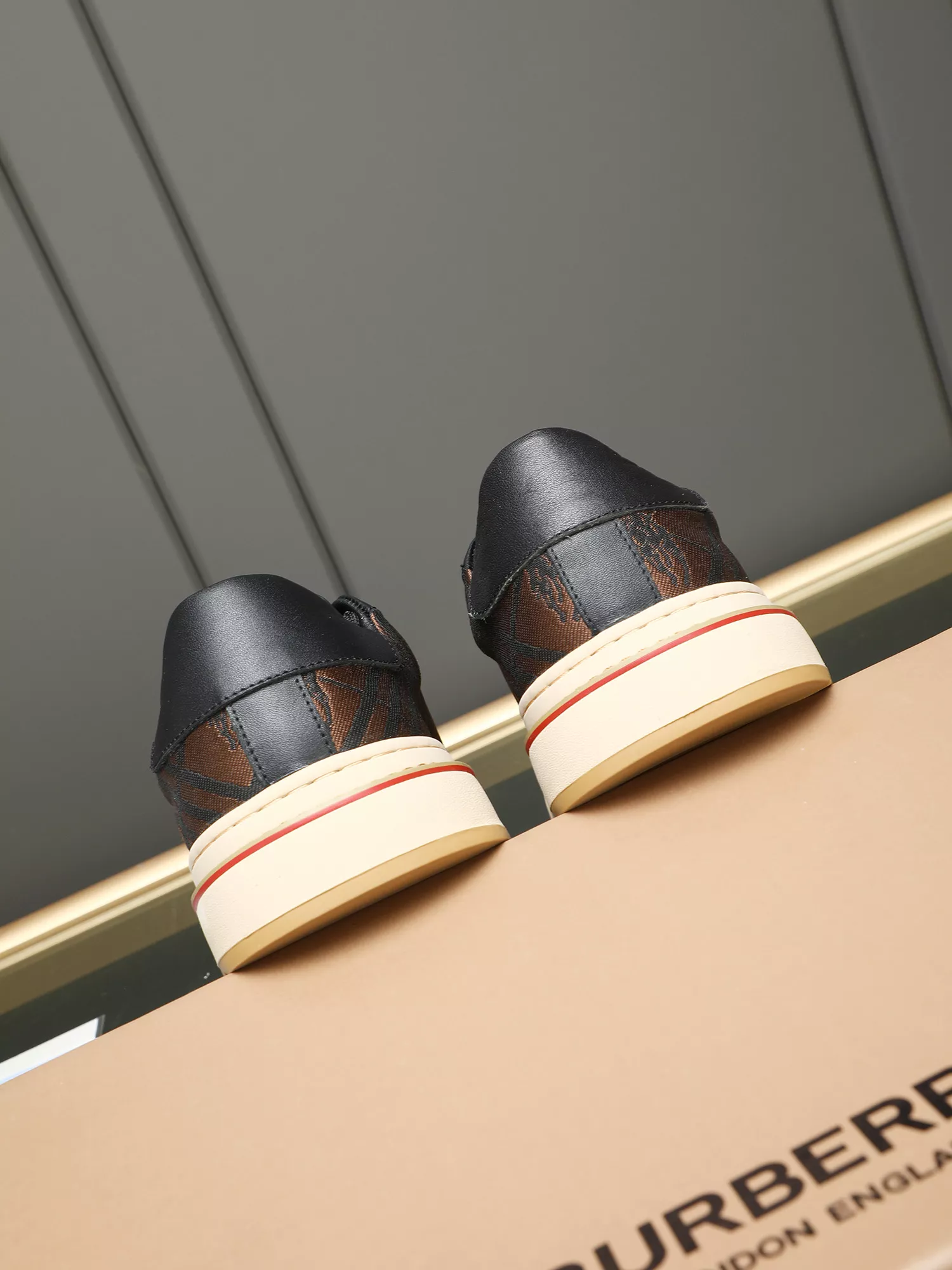 Durable 8496 Burberry Casual Shoes For Men