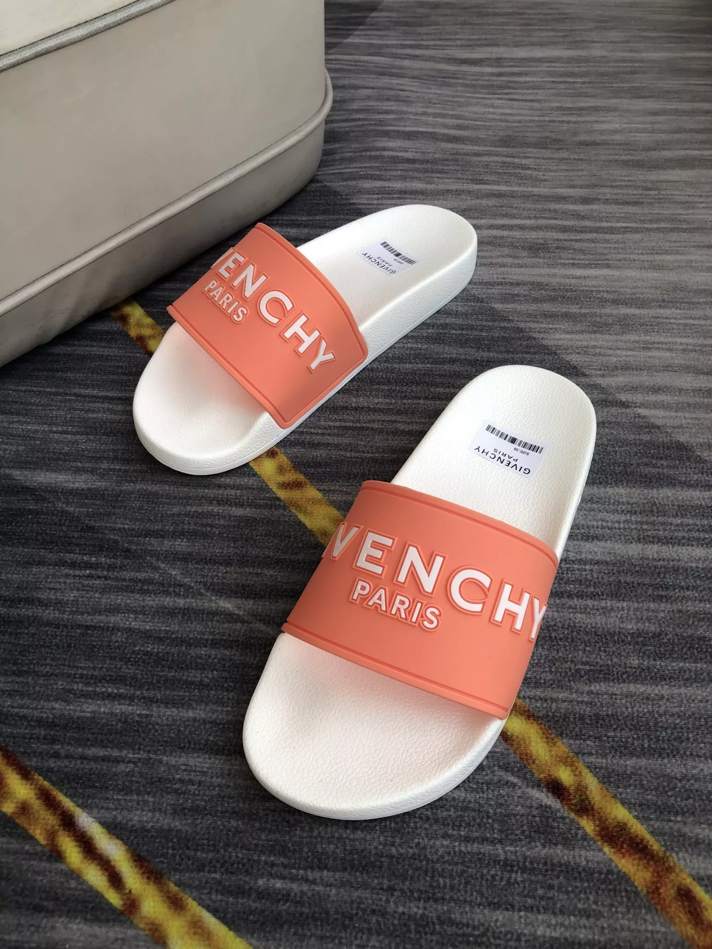 Durable 8629 Givenchy Slippers For Men