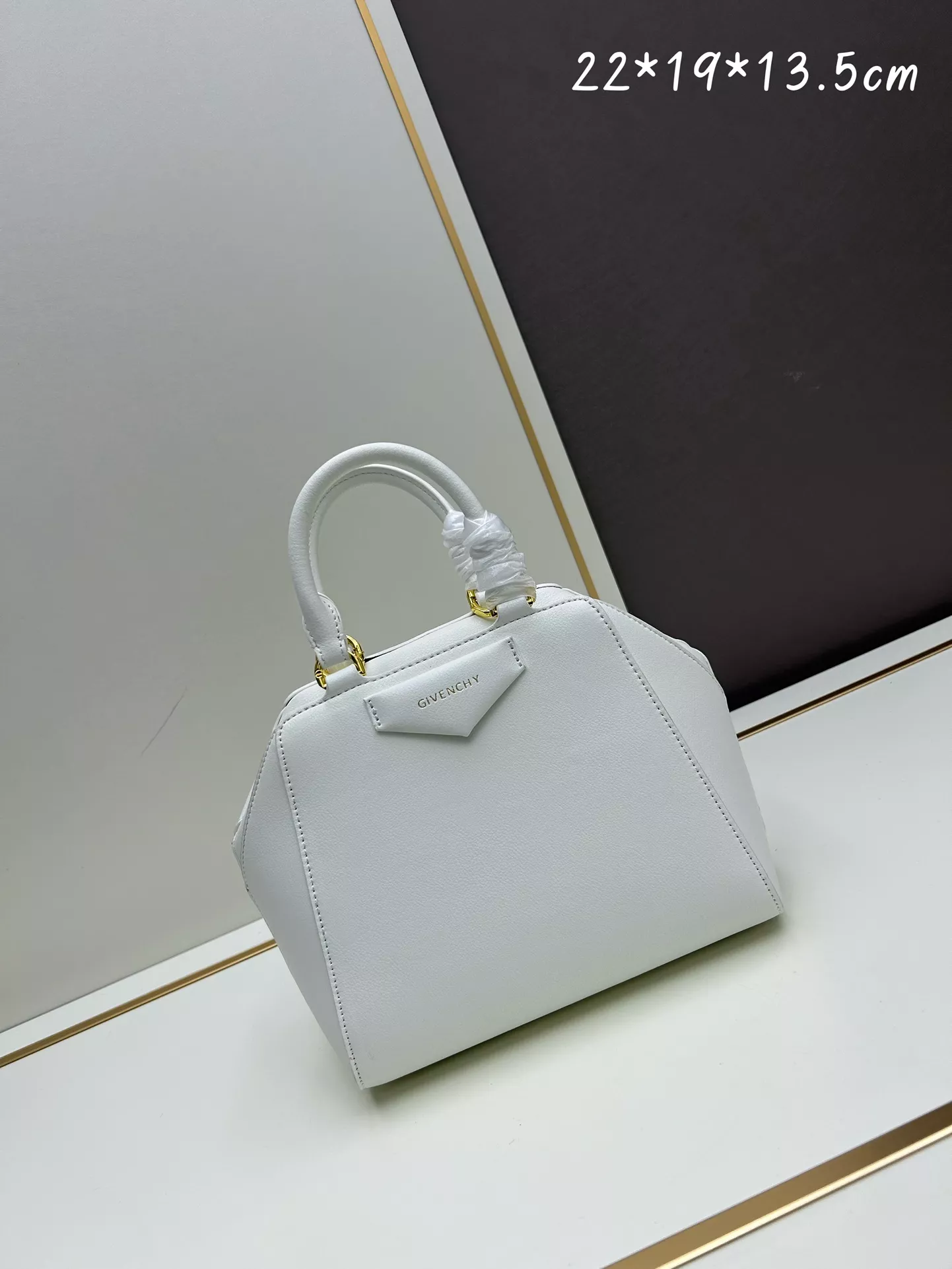 Durable 8636 Givenchy AAA Quality Handbags For Women