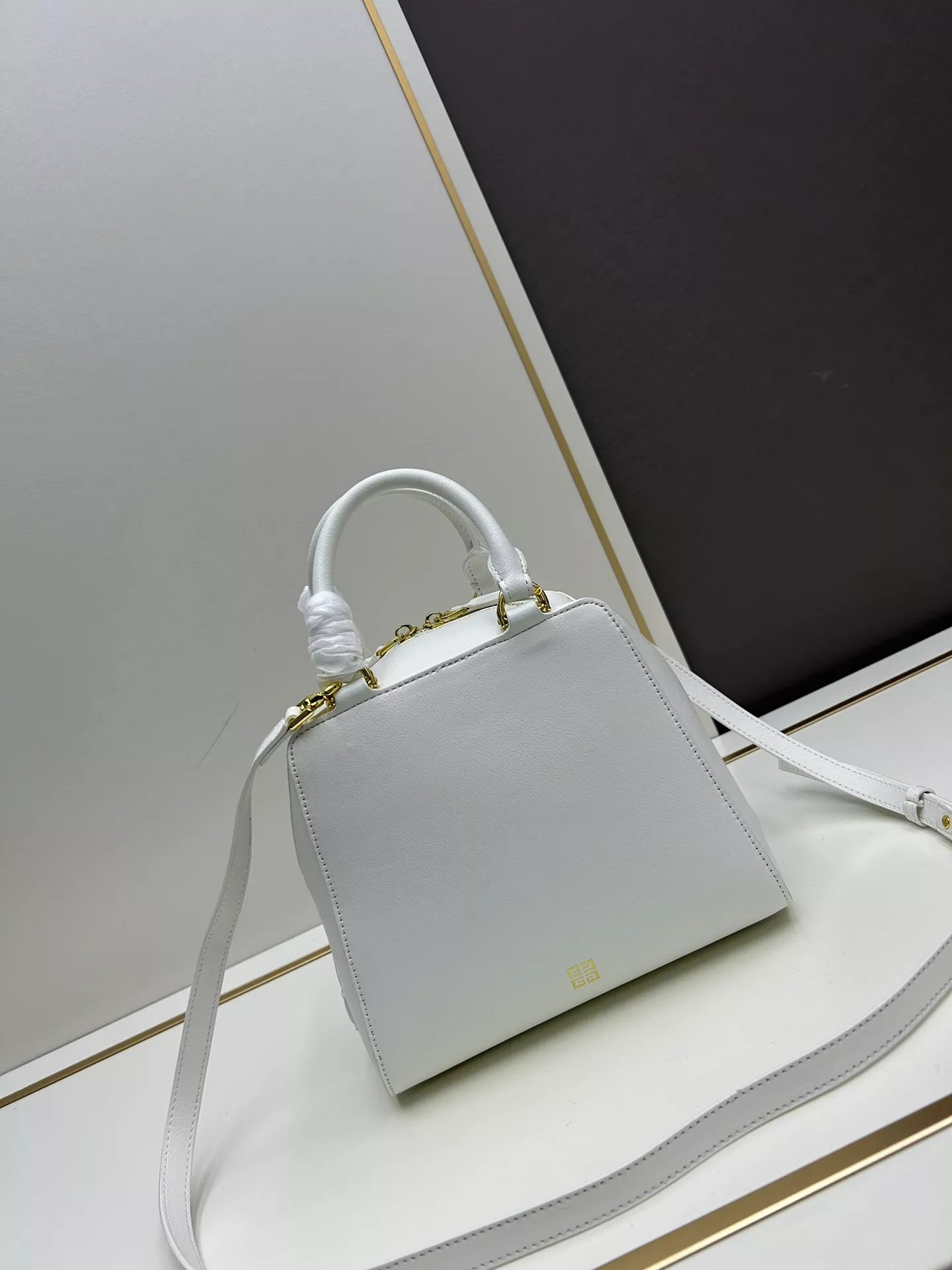 Durable 8636 Givenchy AAA Quality Handbags For Women
