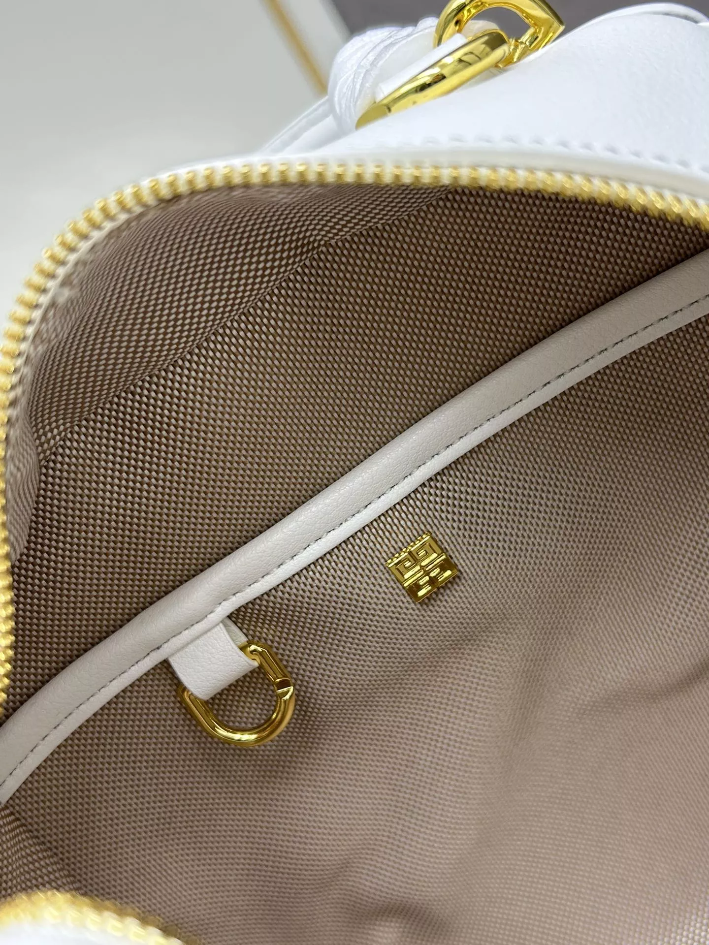 Durable 8636 Givenchy AAA Quality Handbags For Women
