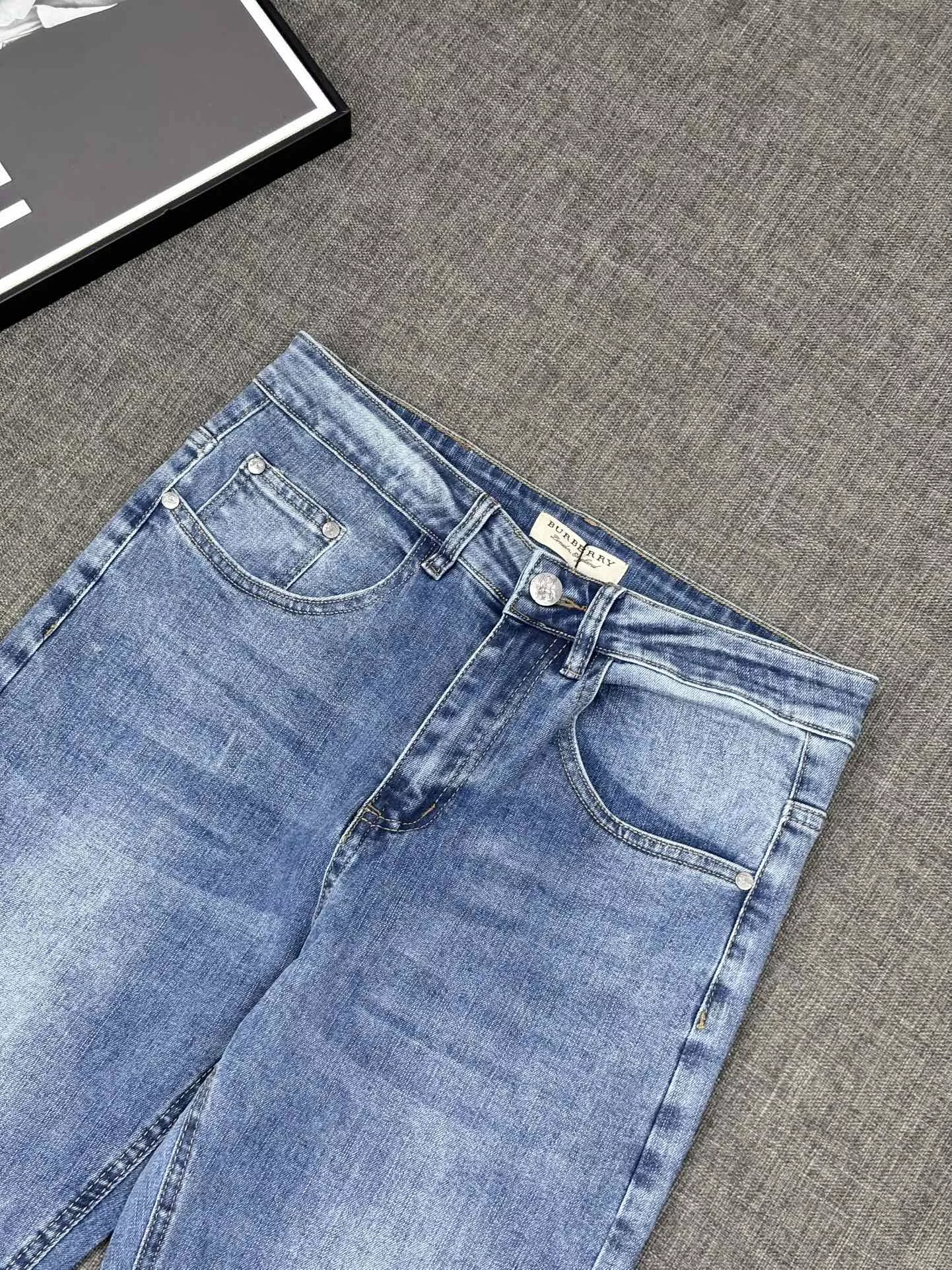Durable 8696 Burberry Jeans For Men