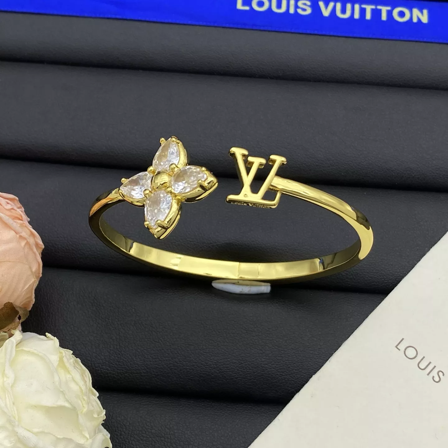 Durable 8709 Louis Vuitton LV Bracelets