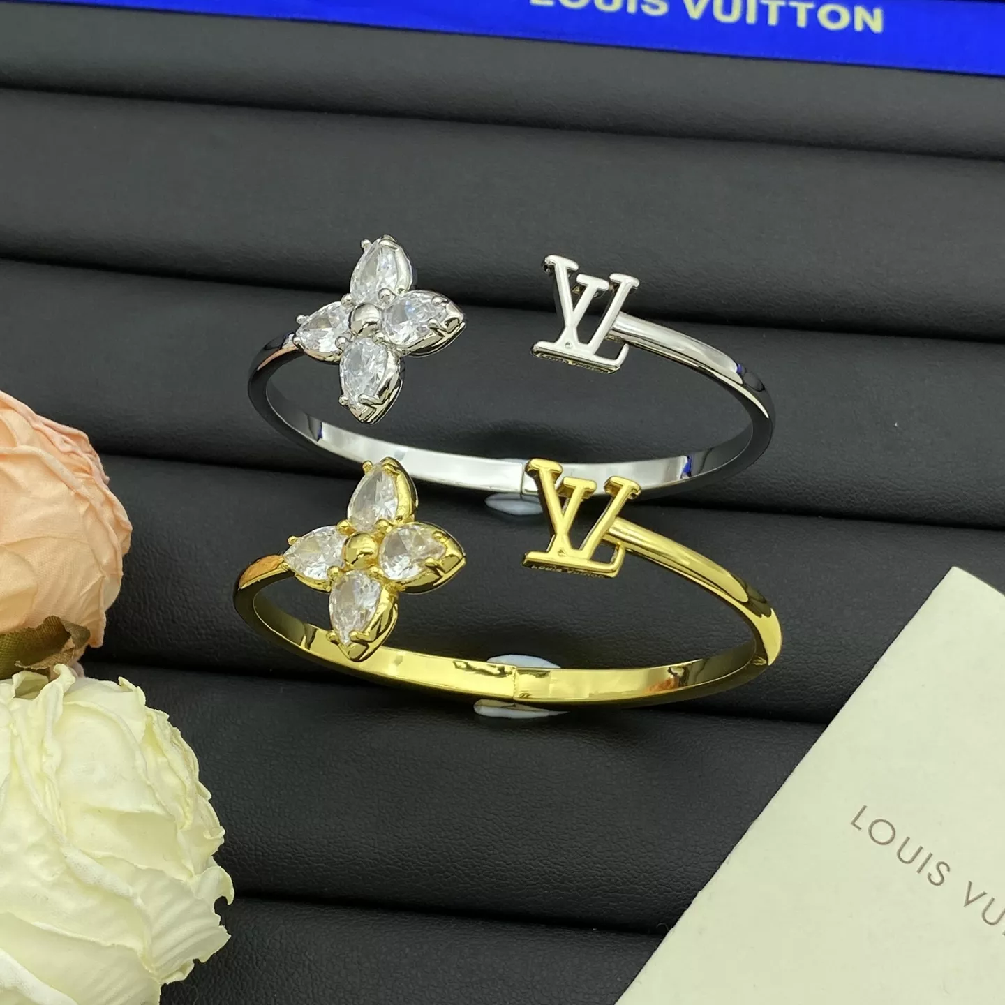 Durable 8709 Louis Vuitton LV Bracelets