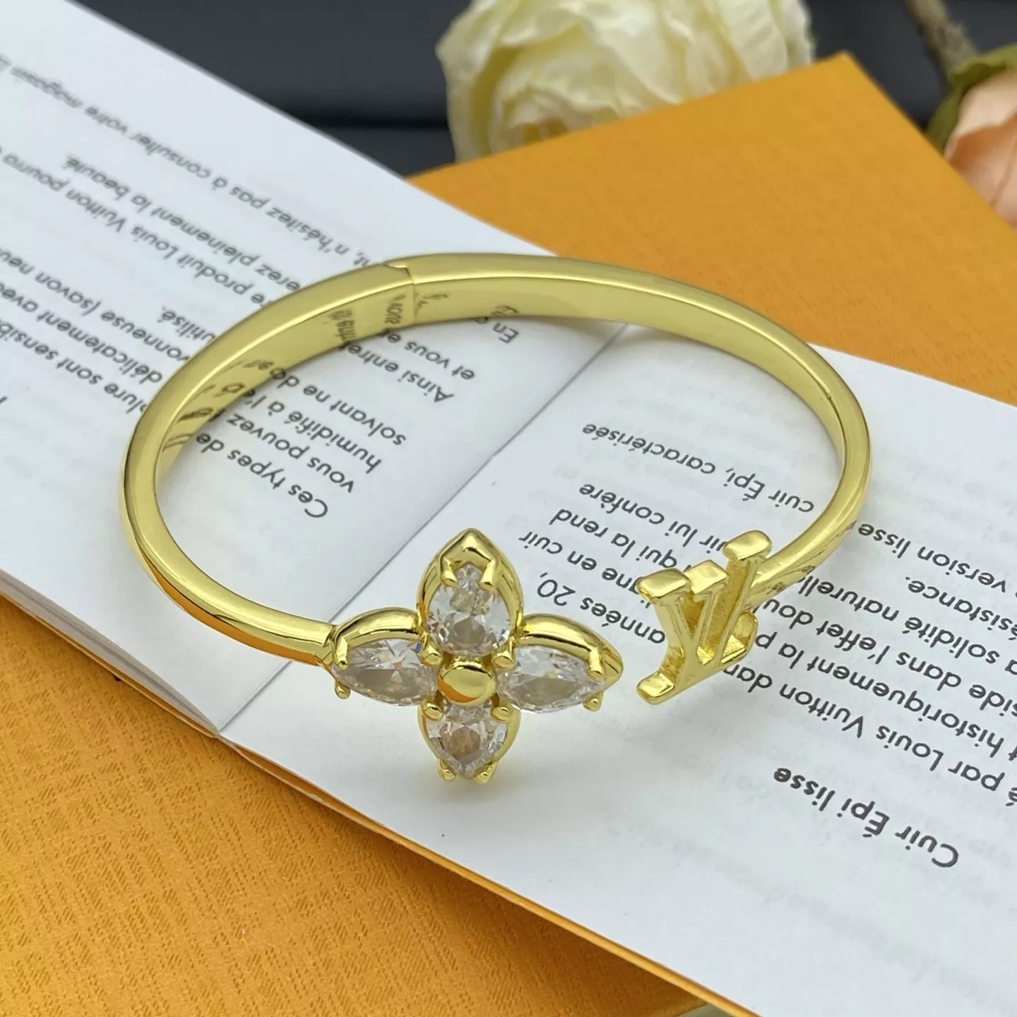 Durable 8709 Louis Vuitton LV Bracelets