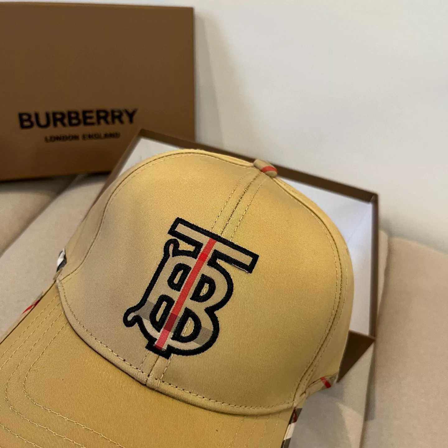 Durable 8721 Burberry Caps