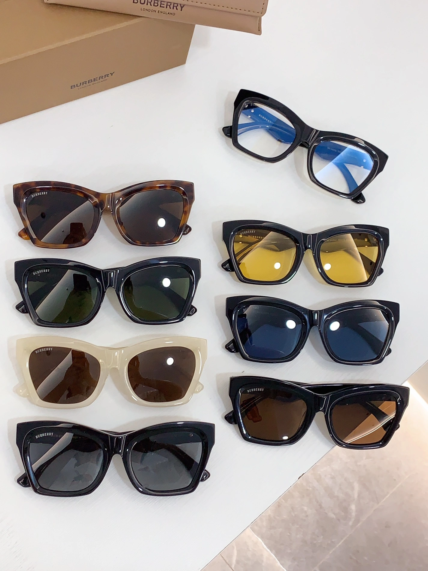 Durable 8752 Burberry AAA Quality Sunglasses
