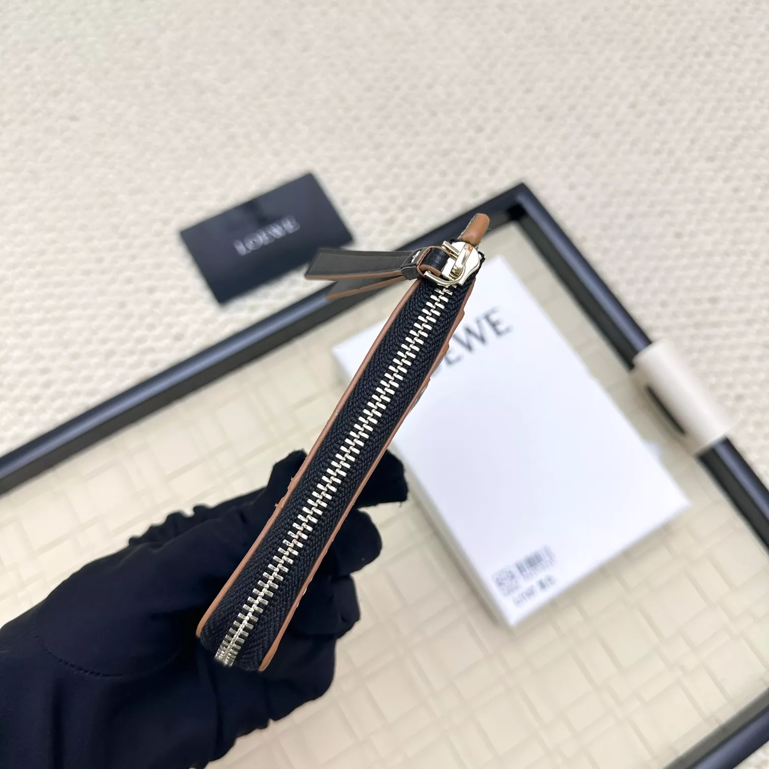 Durable 877 LOEWE Card Case