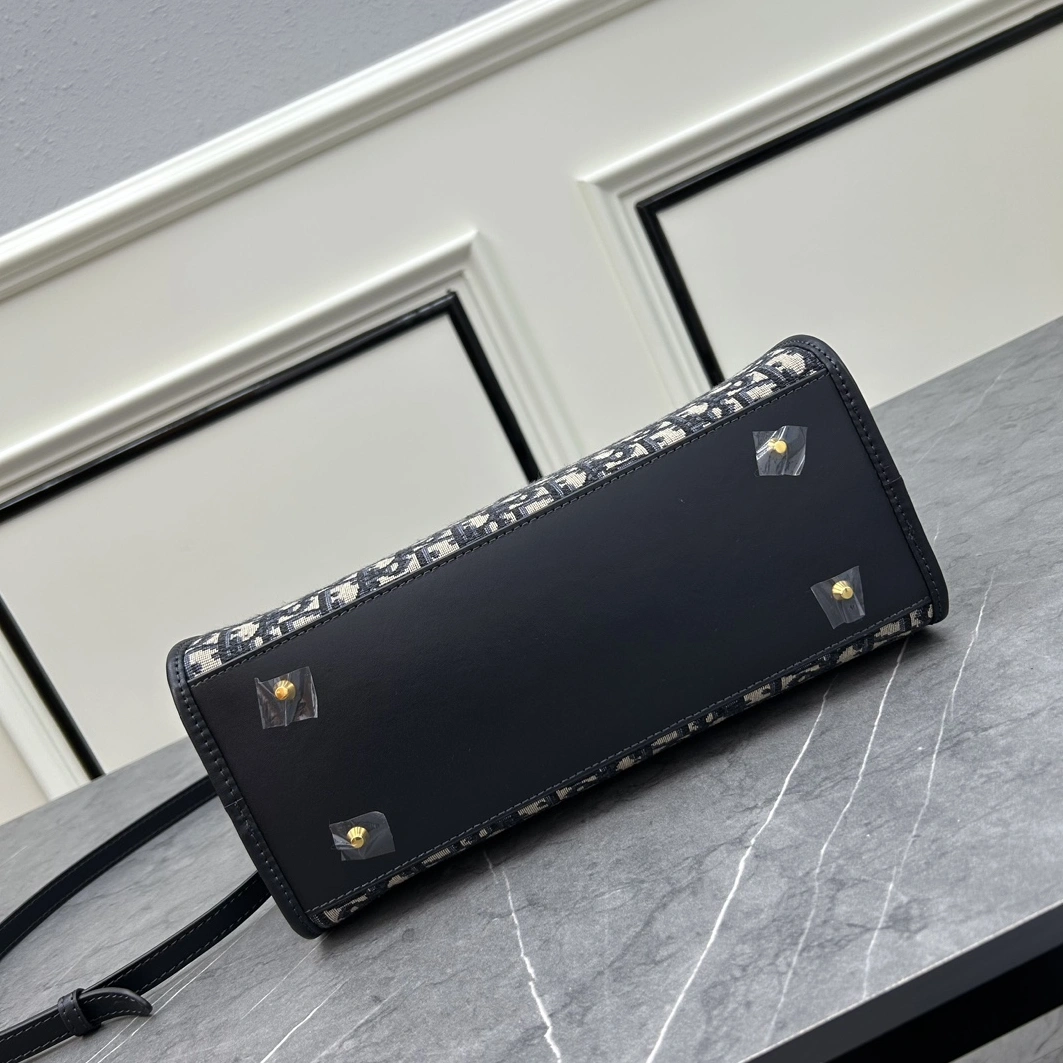Durable 883 Christian Dior AAA Handbags For Women