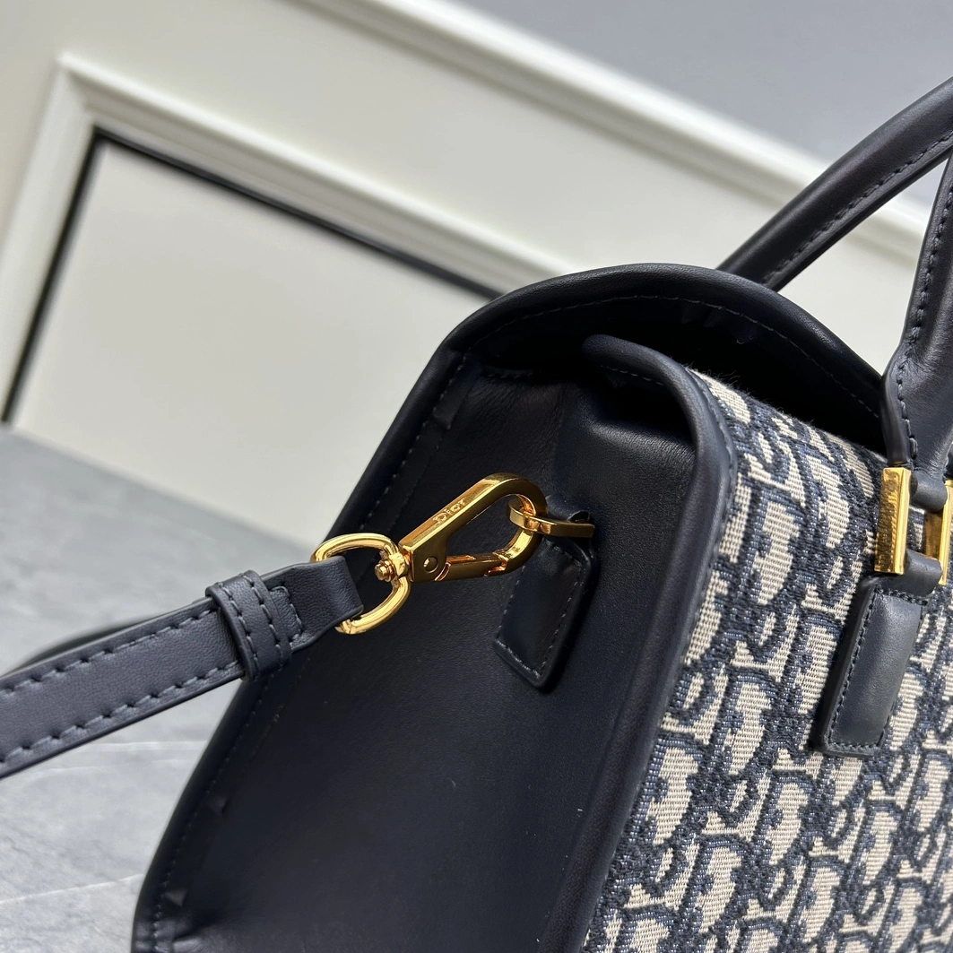 Durable 883 Christian Dior AAA Handbags For Women