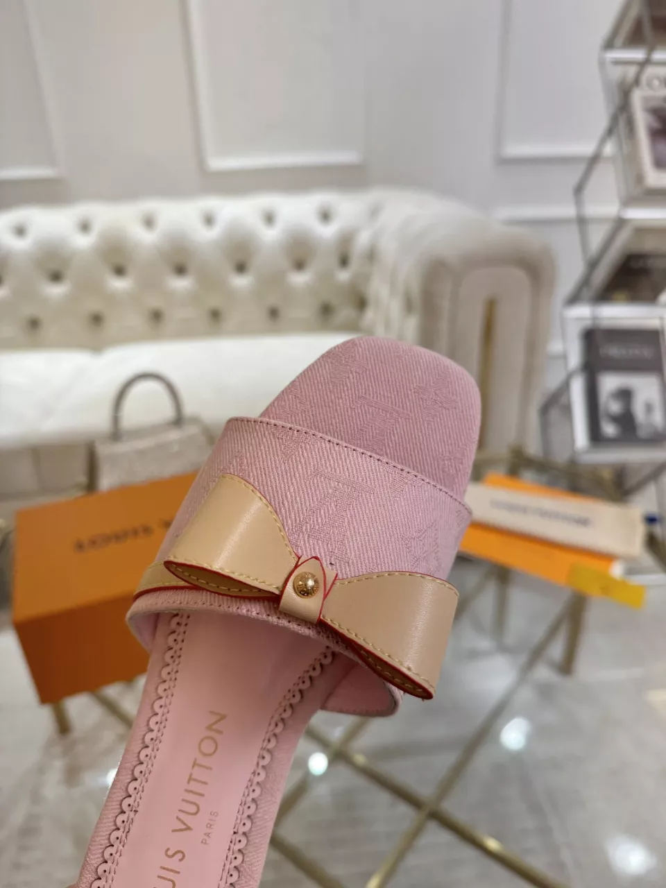 Durable 9052 Louis Vuitton Slippers For Women