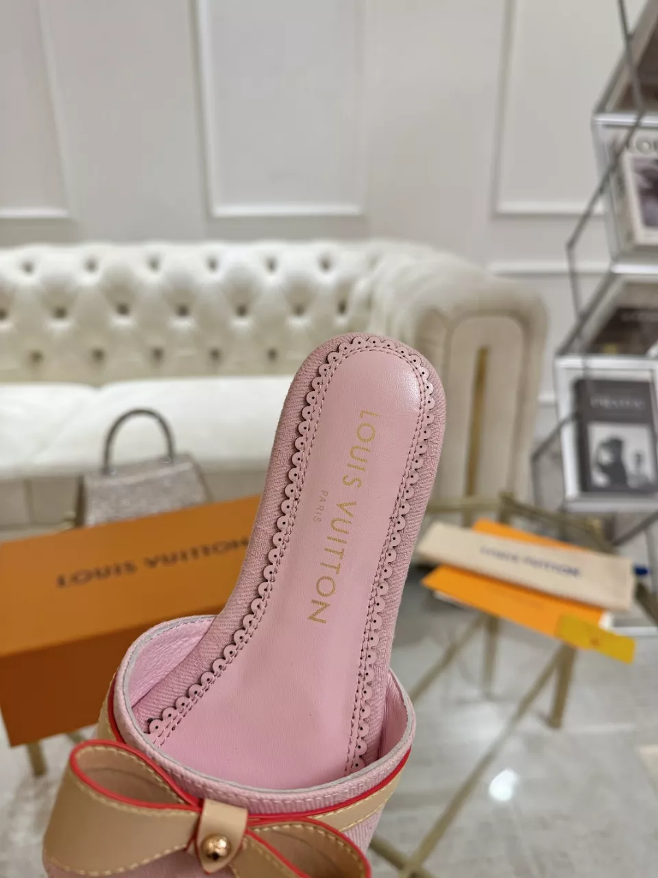 Durable 9052 Louis Vuitton Slippers For Women
