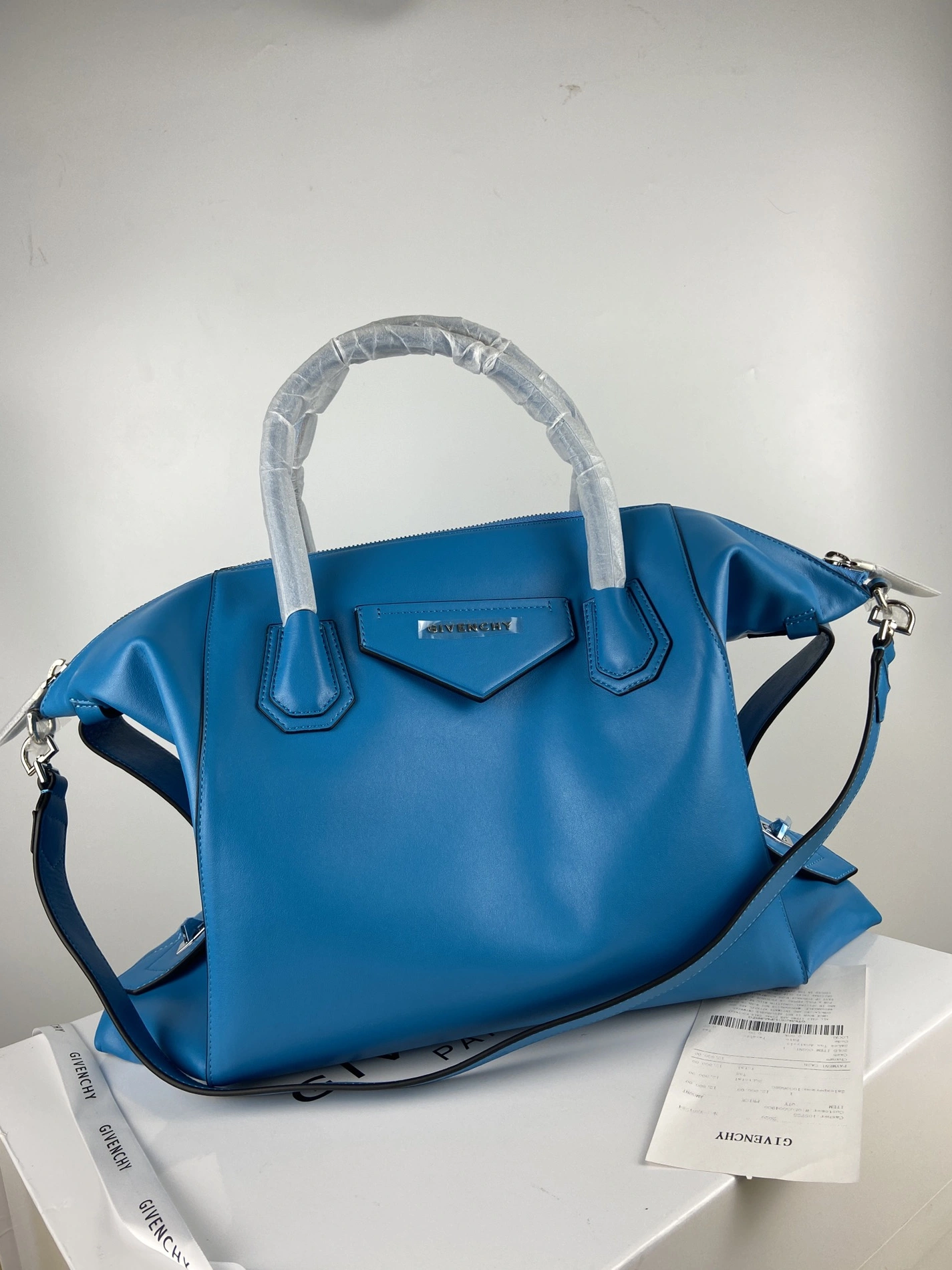 Durable 9067 Givenchy AAA Quality Handbags For Women