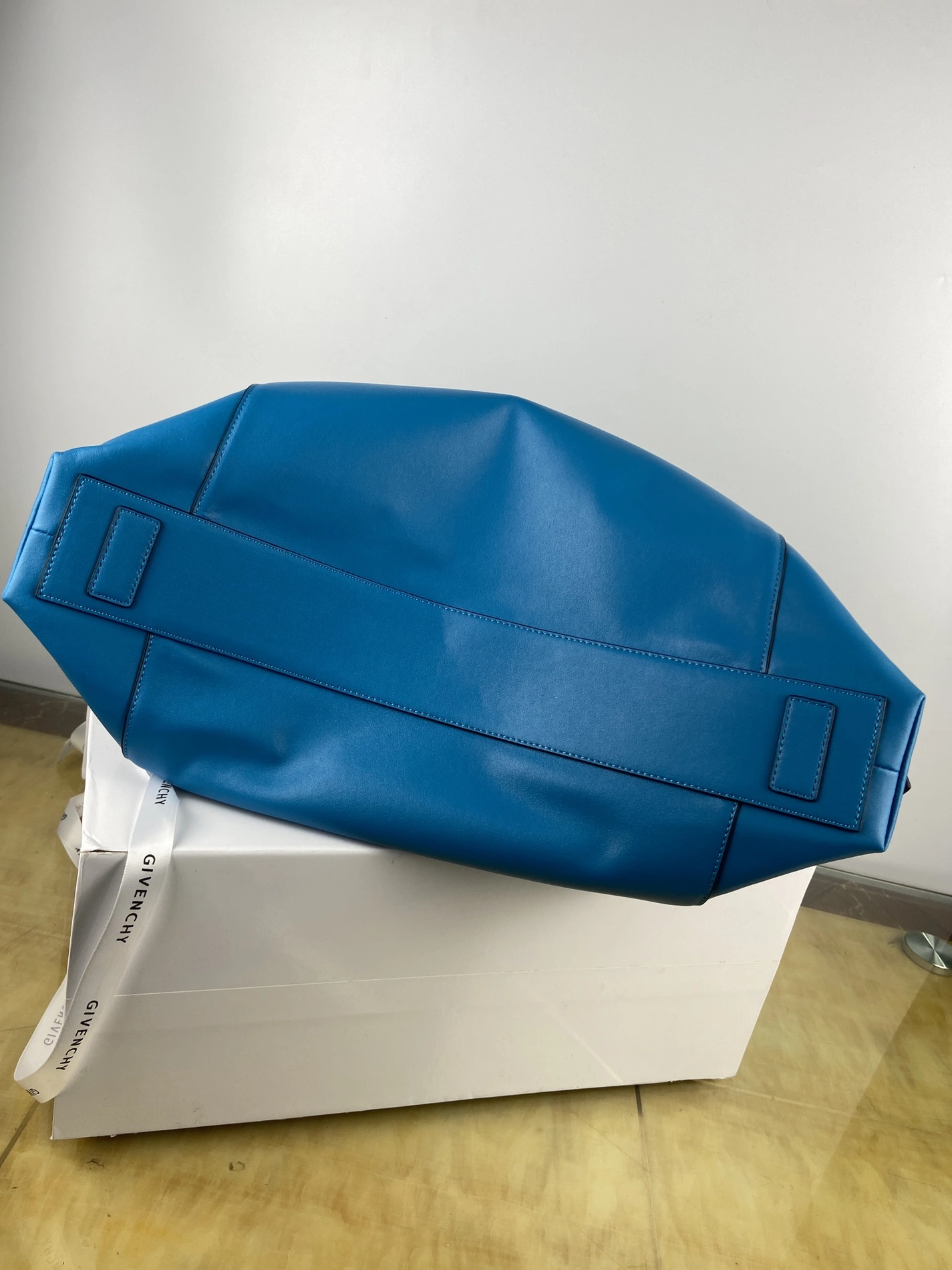 Durable 9067 Givenchy AAA Quality Handbags For Women