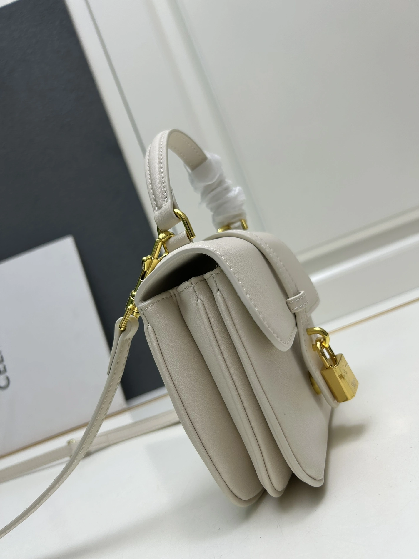 Durable 9182 Celine AAA Quality Messenger Bags For Women