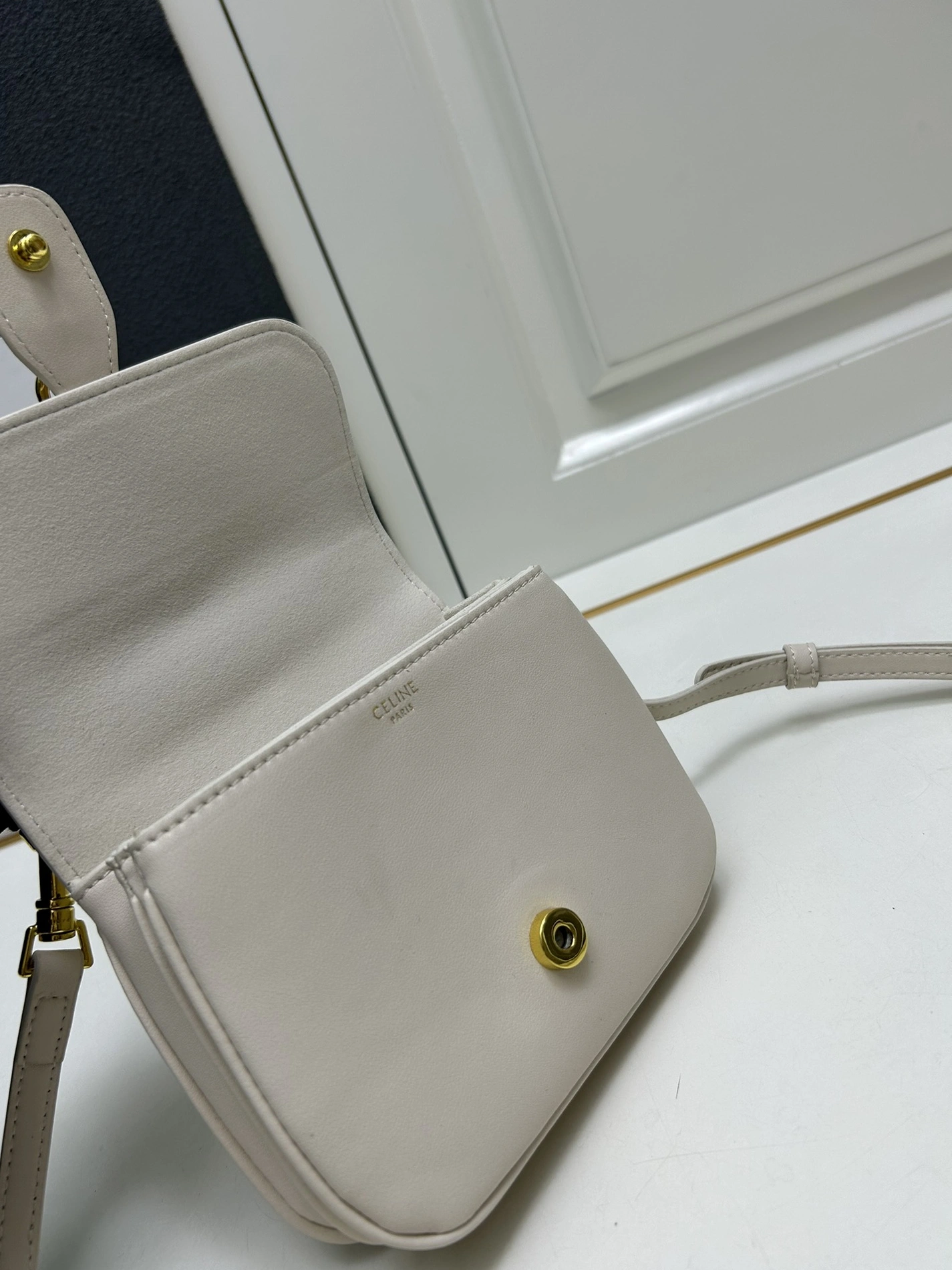 Durable 9182 Celine AAA Quality Messenger Bags For Women