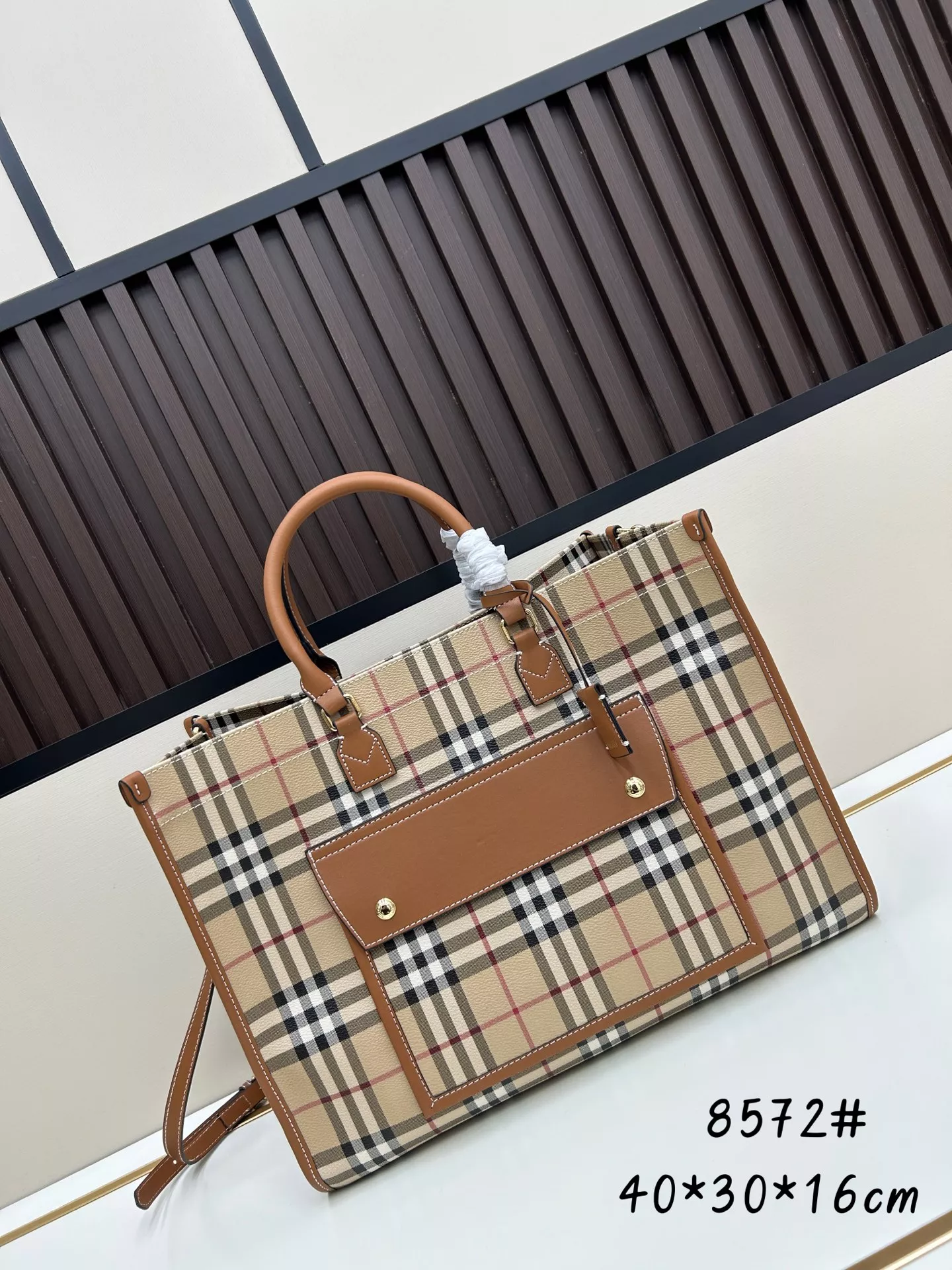 Durable 9242 Burberry AAA Quality Handbags For Women