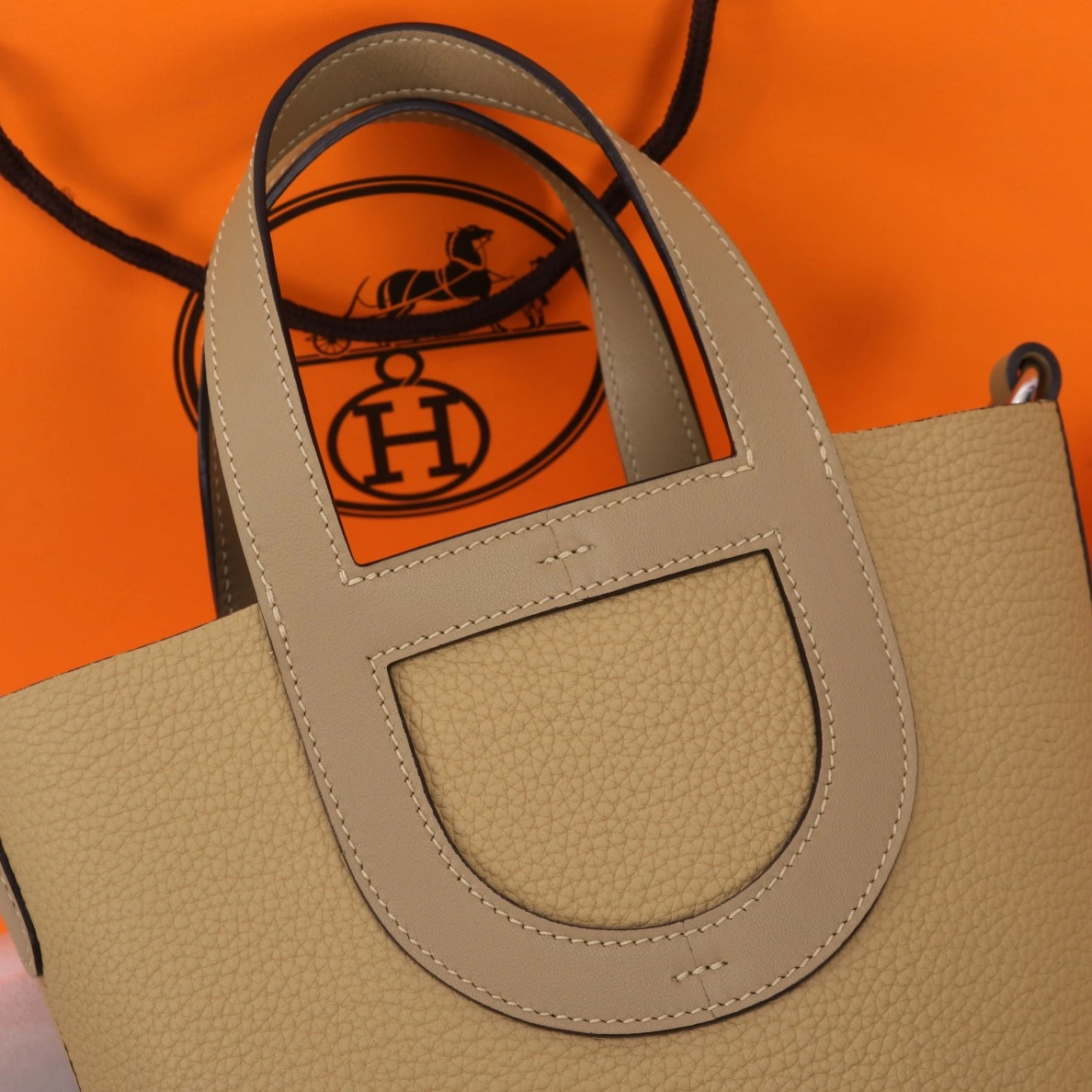 Durable 9470 Hermes AAA Quality Handbags In Silver For Women