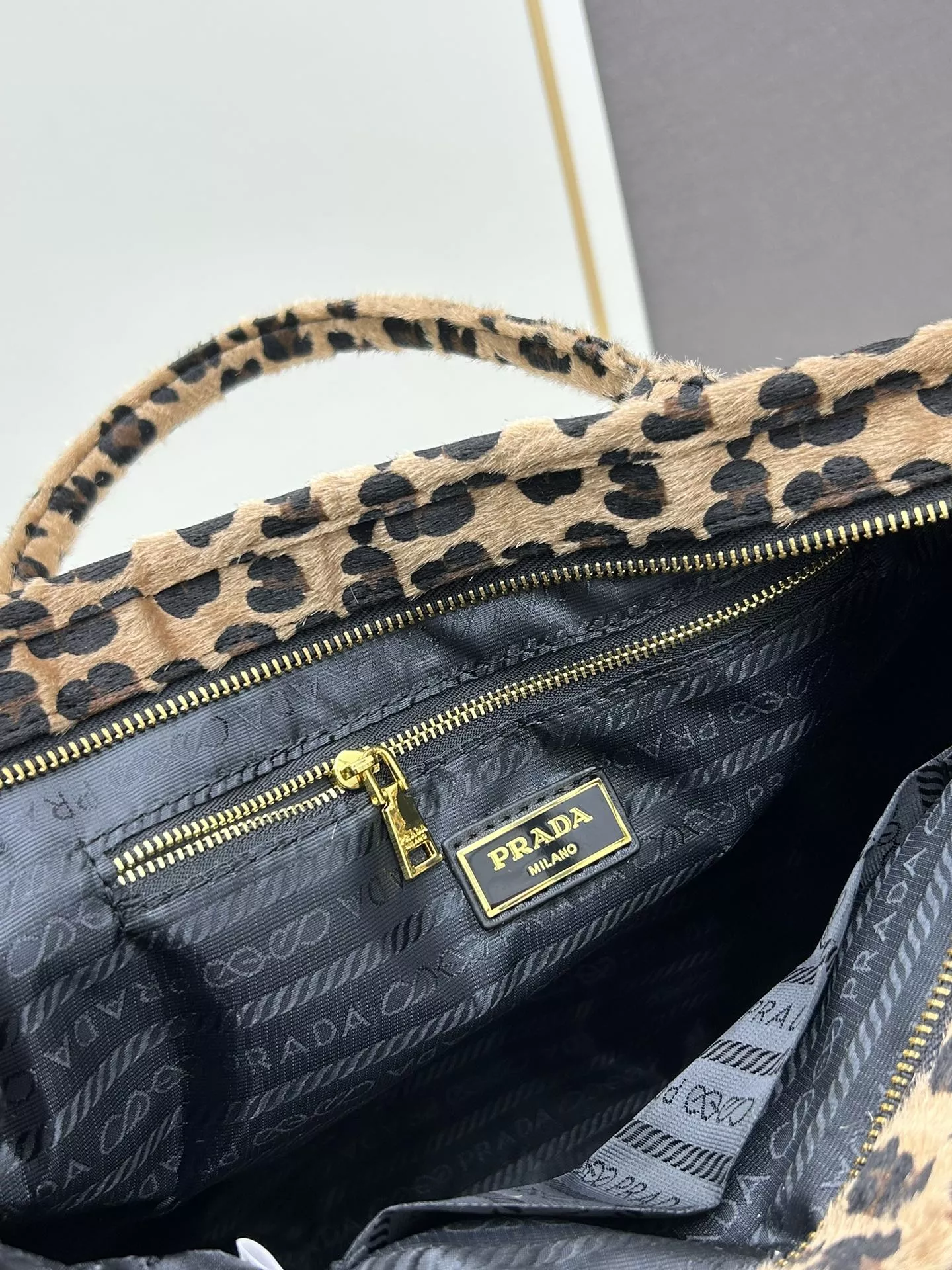 Durable 9471 Prada AAA Quality Handbags For Women