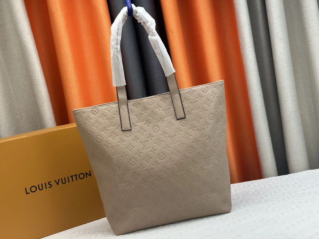 Durable 9593 Louis Vuitton AAA Quality Shoulder Bags For Women