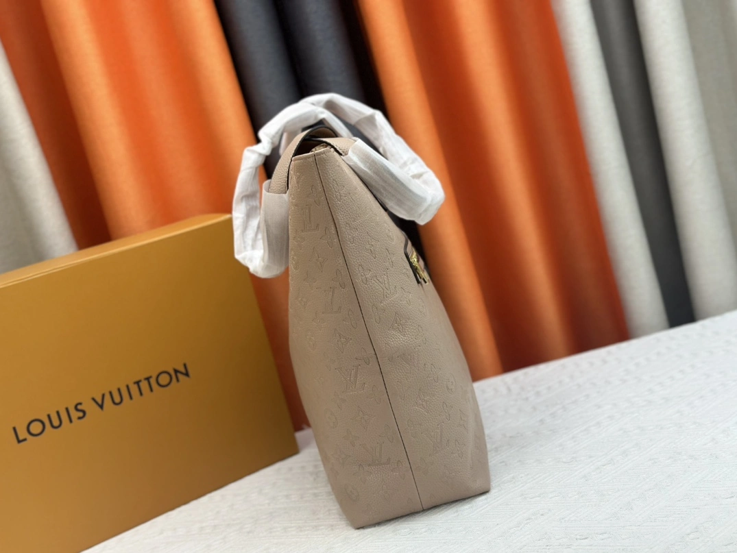 Durable 9593 Louis Vuitton AAA Quality Shoulder Bags For Women