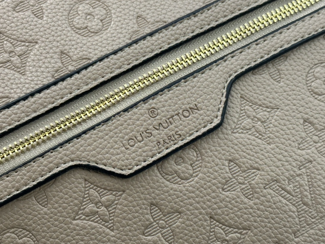 Durable 9593 Louis Vuitton AAA Quality Shoulder Bags For Women