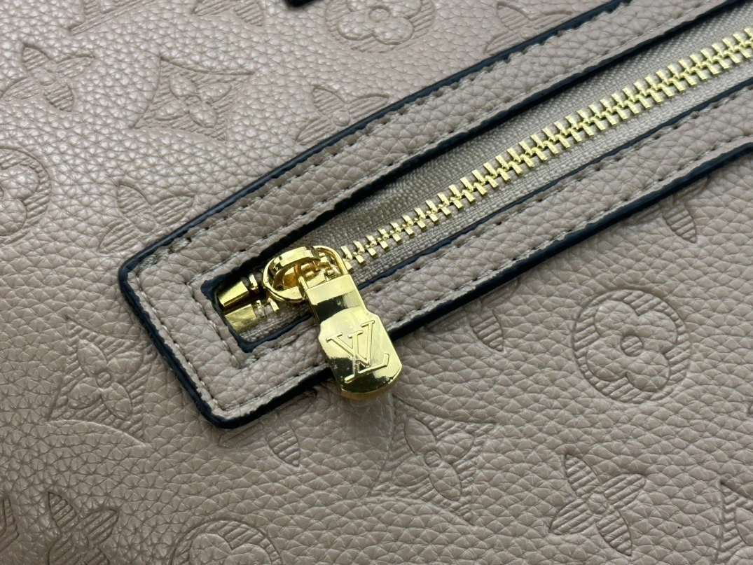 Durable 9593 Louis Vuitton AAA Quality Shoulder Bags For Women