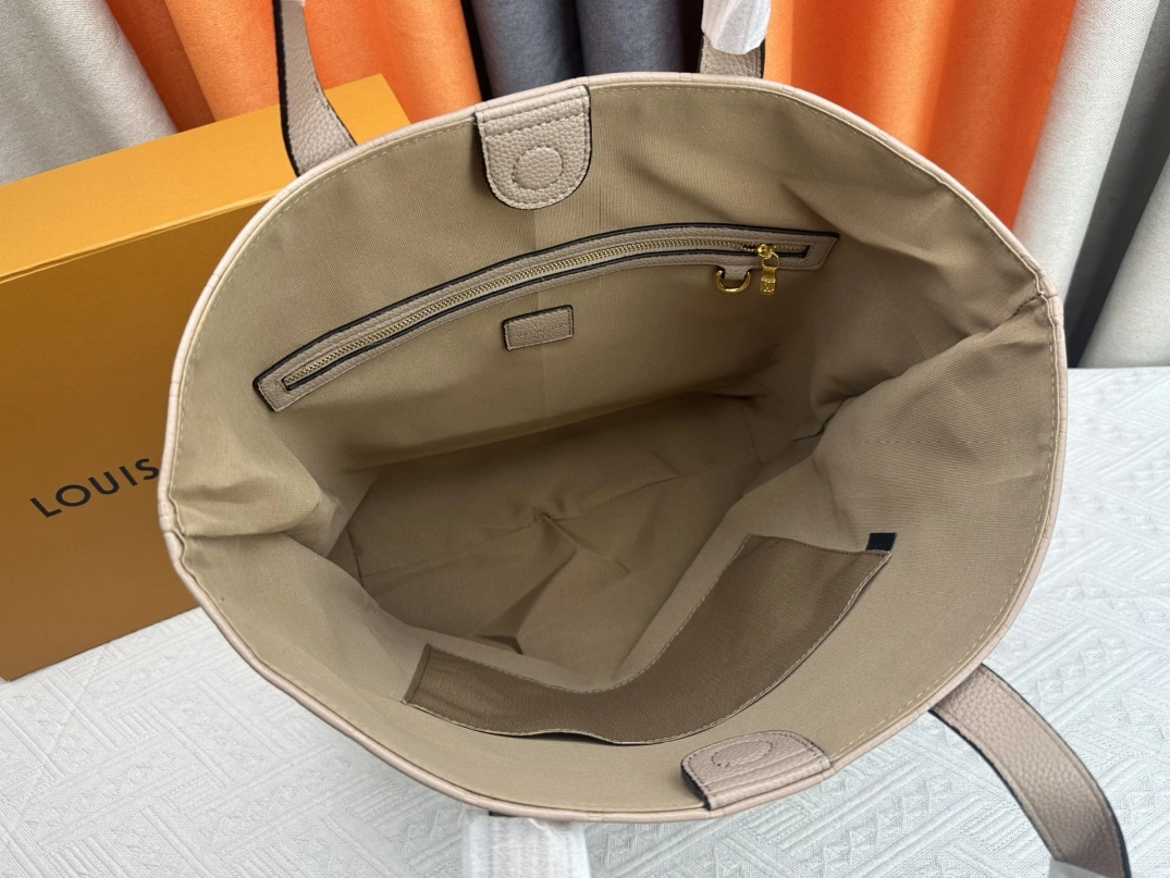 Durable 9593 Louis Vuitton AAA Quality Shoulder Bags For Women